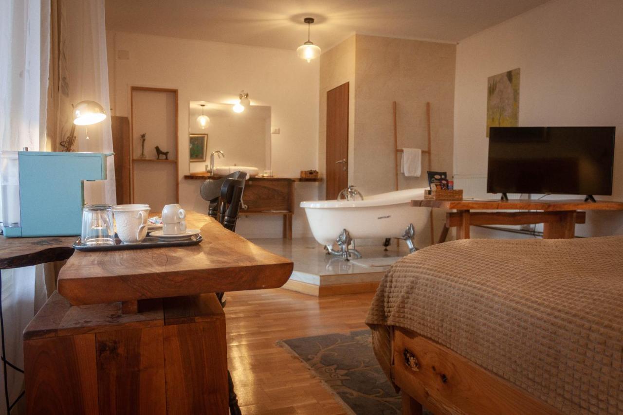 Elma Guesthouse Alba Iulia Exteriör bild