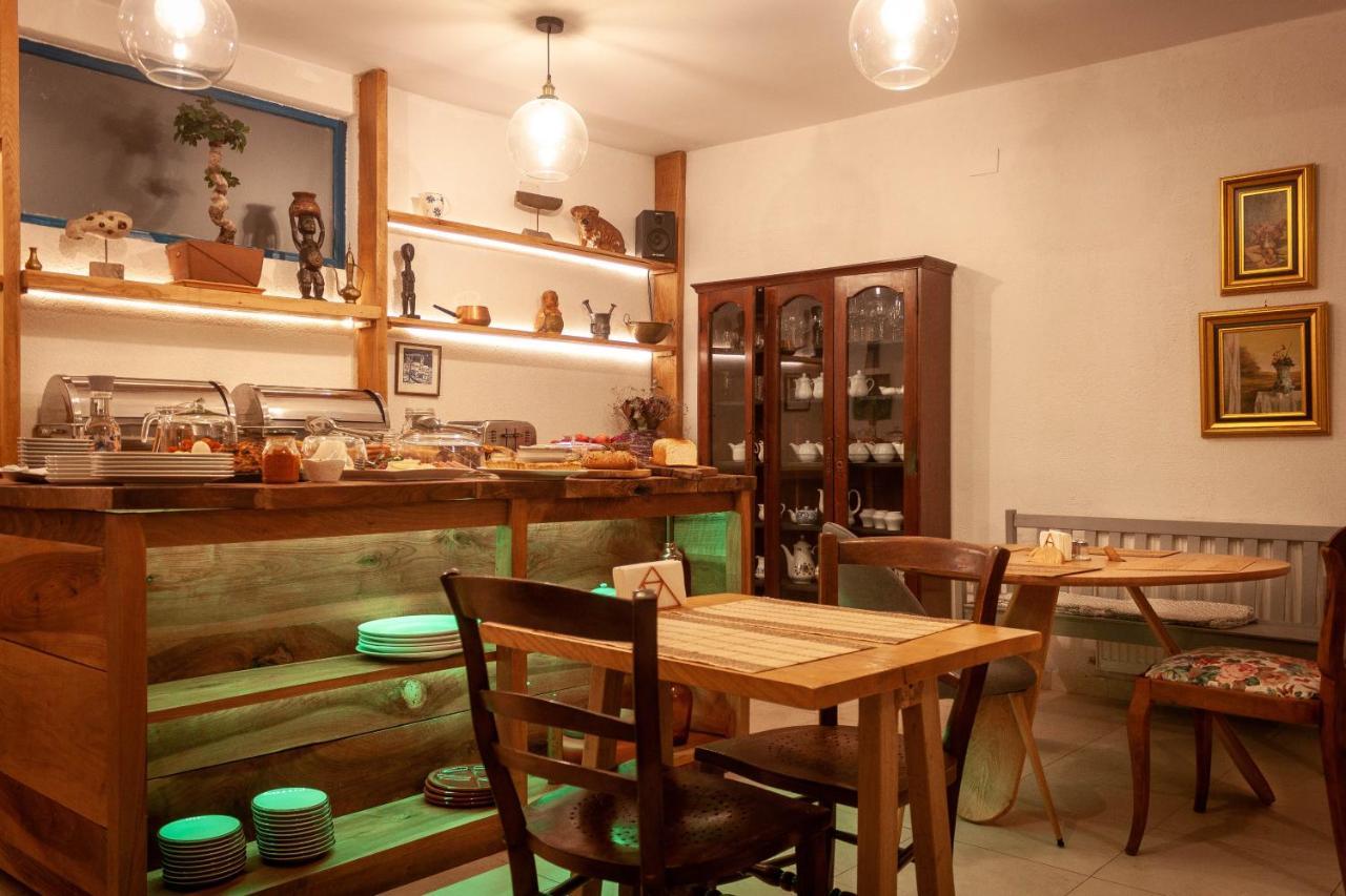 Elma Guesthouse Alba Iulia Exteriör bild