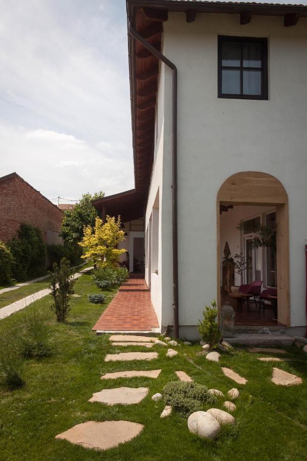 Elma Guesthouse Alba Iulia Exteriör bild