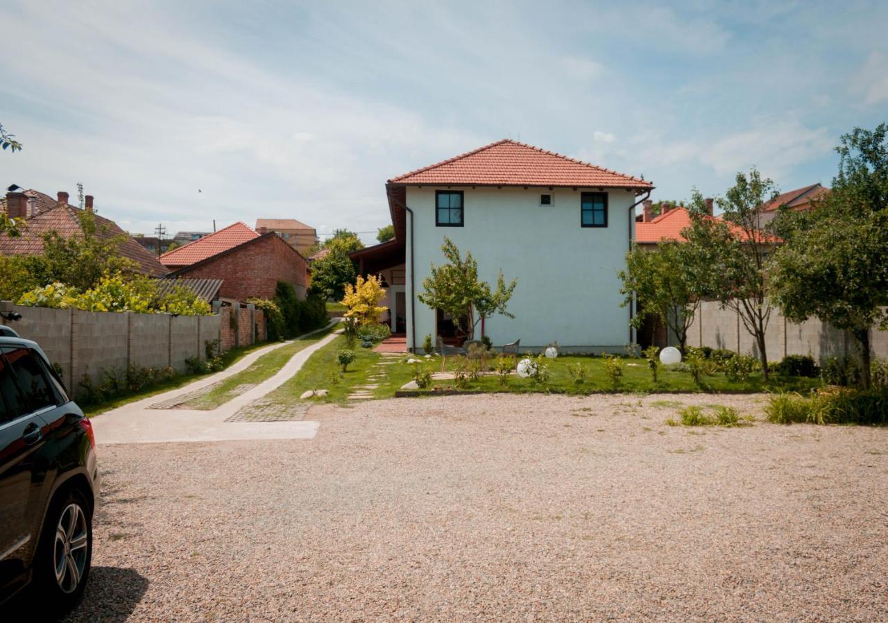 Elma Guesthouse Alba Iulia Exteriör bild